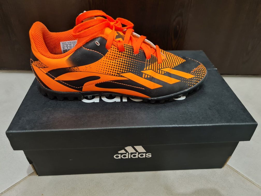 Бутонки   adidas