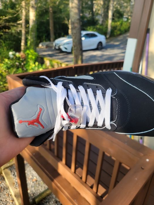Продавам супер нови кецове jordan 5 OG black metalllic