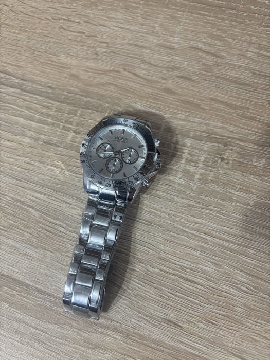 Vand URGENT ceas Hugo Boss