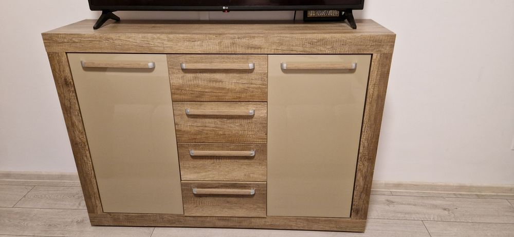 Comoda pentru televizor cu sertare