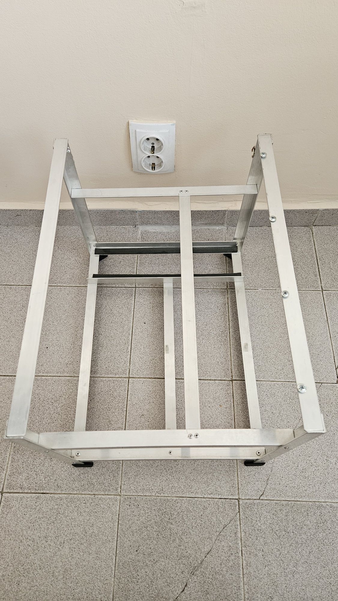 Стойка за Mining Rig