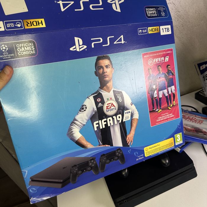 Playstation 4 Slim 1 TB