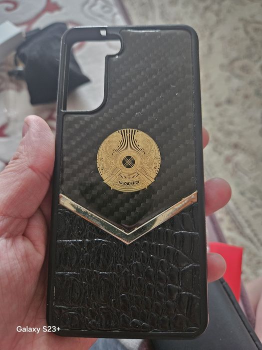 Продам чехол на самсунг S21