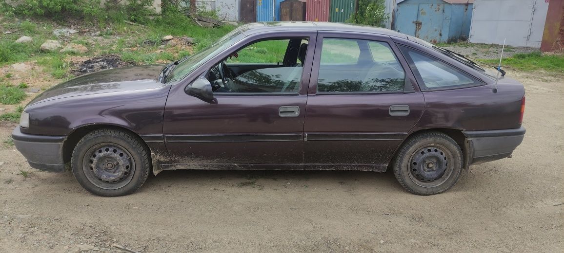 Opel Vektra a 1992 г