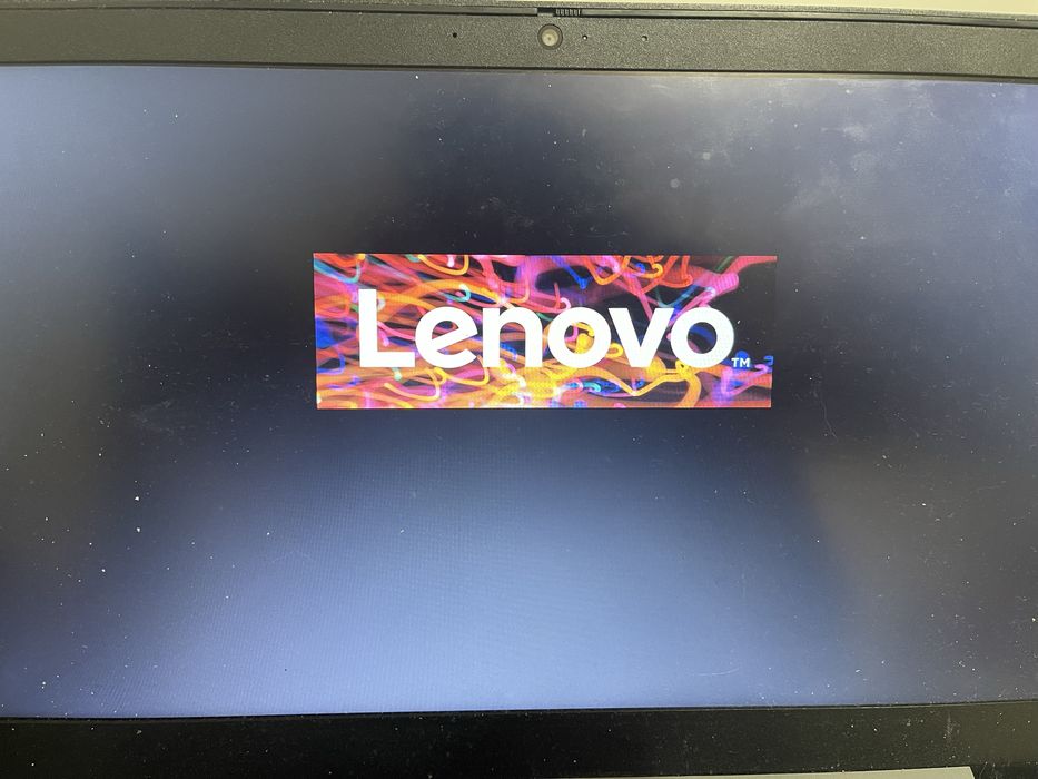Laptop LENOVO IdeaPad 81LW Ryzen 3 3200U + 8GB Ram PENTRU PIESE