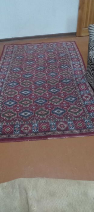 Ковер фабричной работы