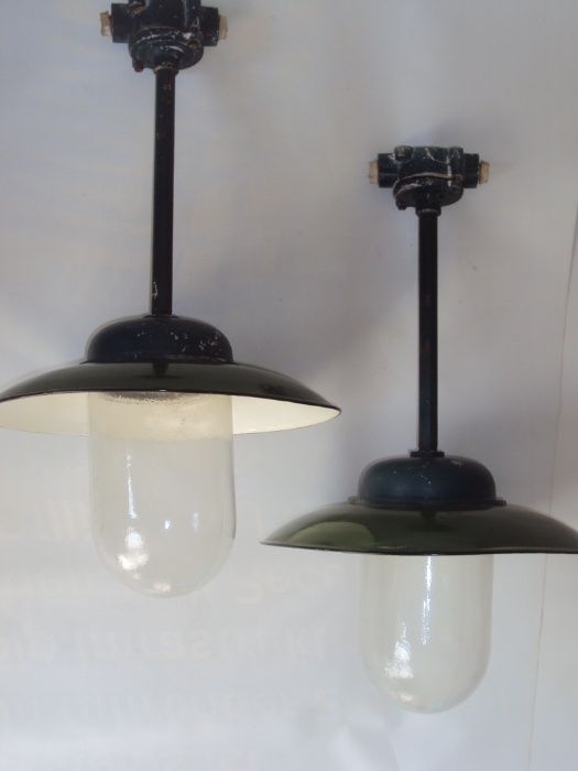 Стари ретро винтидж колекционерски индустриални заводски лампи