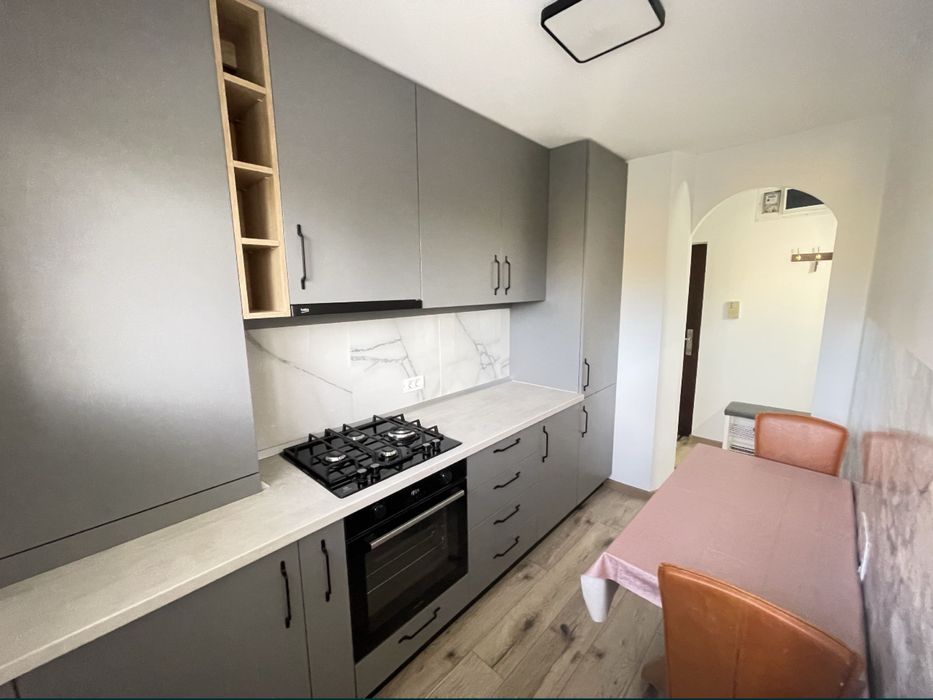 Apartament luminos 3 camere Ciprian Porumbescu