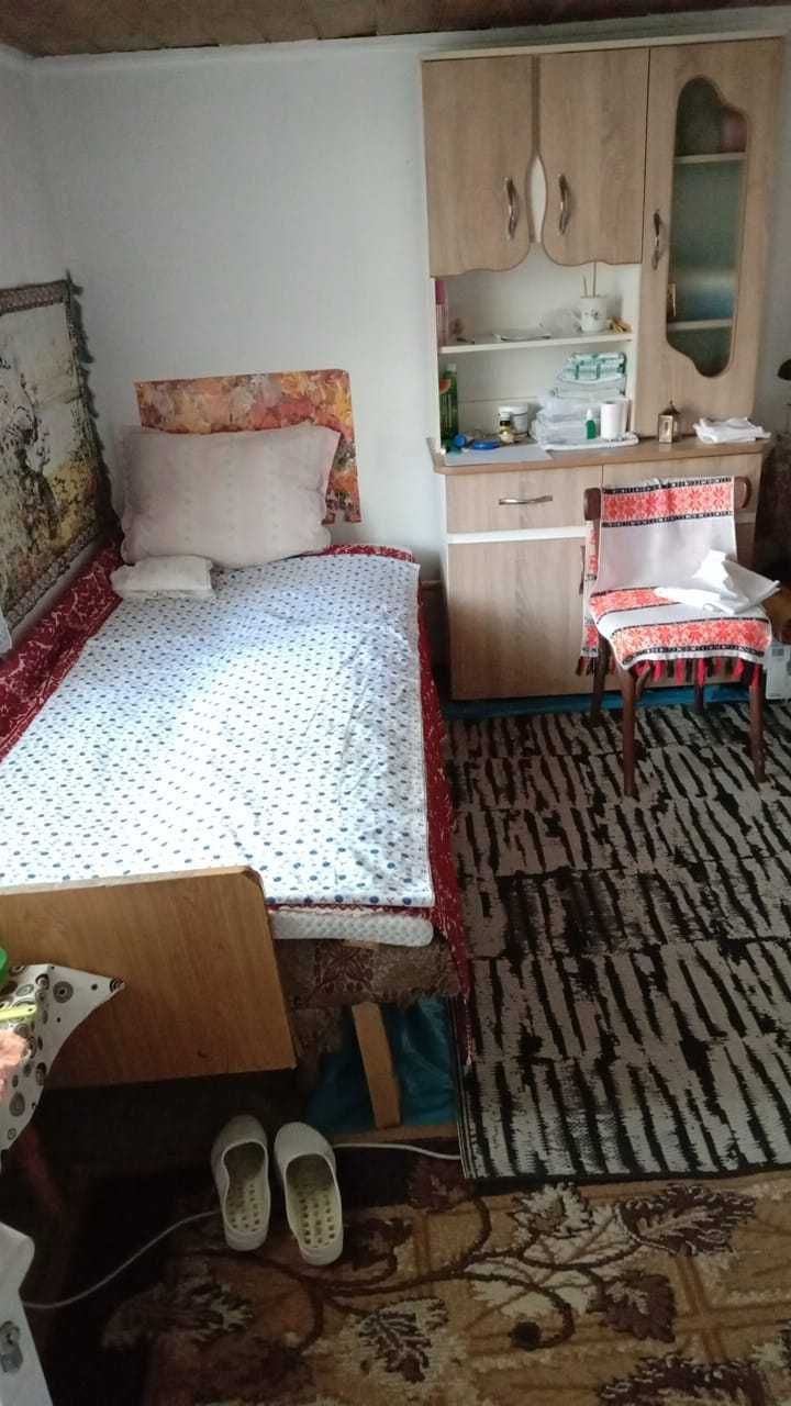 Casa de vinzare,2 camer,anexe ,teren