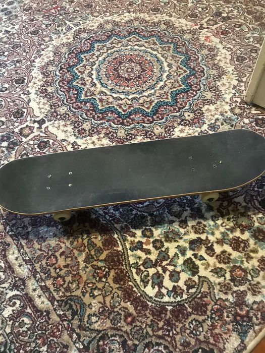 Скейт новый  темного цвета