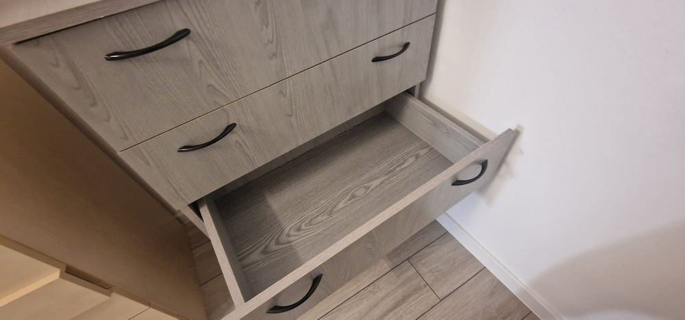 Vand dulap cu sertare 110×80