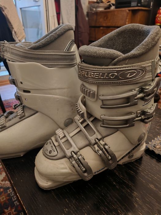 Clăpari femei sau copii Dalbello și Rossignol 38 38,5