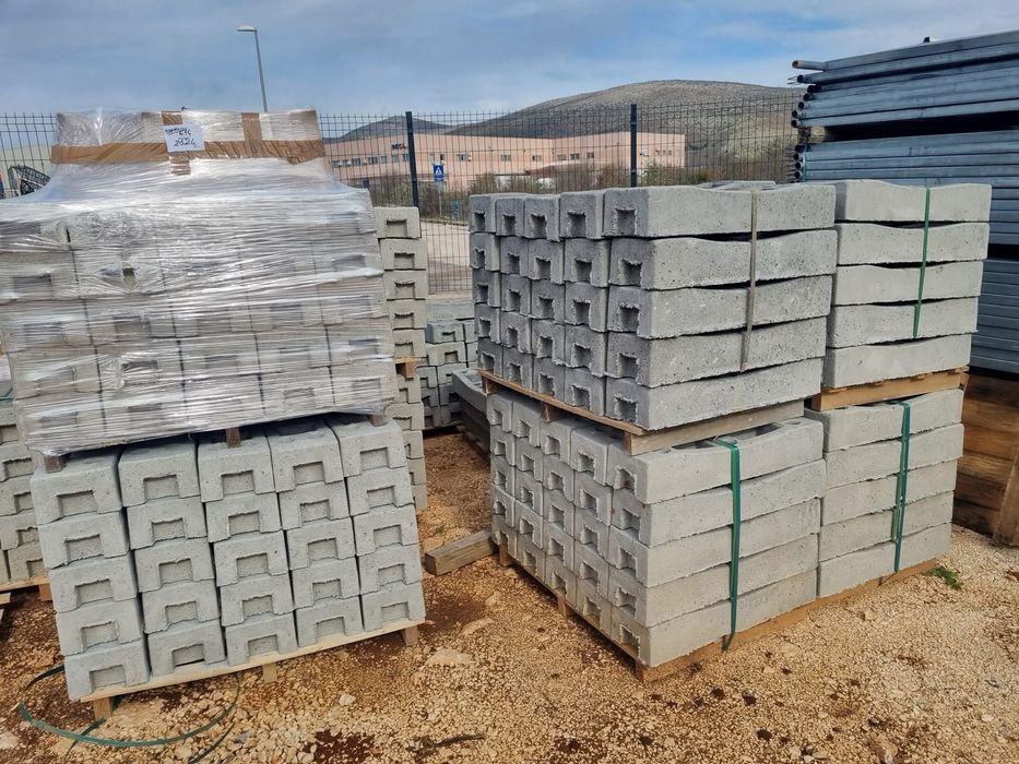 Gard mobil provizoriu imprejmuire santier