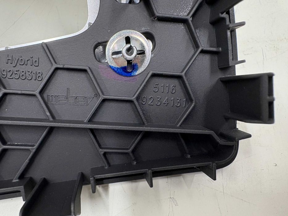 Лайсна около скоростен лост БМВ Ф30 Ф31 Ф32 Ф33 Ф36