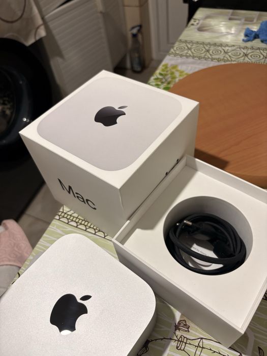 Vand Mac Mini 16 gb ram si 256 Gb spatiu stocare