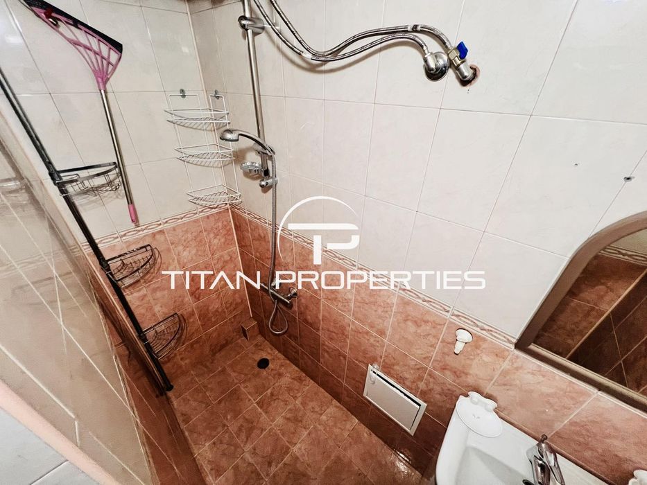 Дава се под наем Тристаен апартамент в Бургас, Център - 96 кв.м за 357 € - Снимка #8