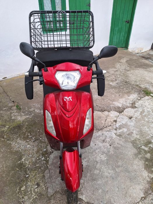 Vând motociclu electric