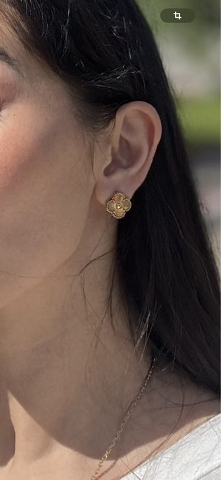 Продам золотые серьги 750 пробы Van cleef