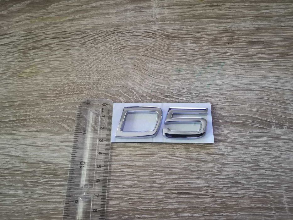 сребристи емблеми Волво Volvo D5