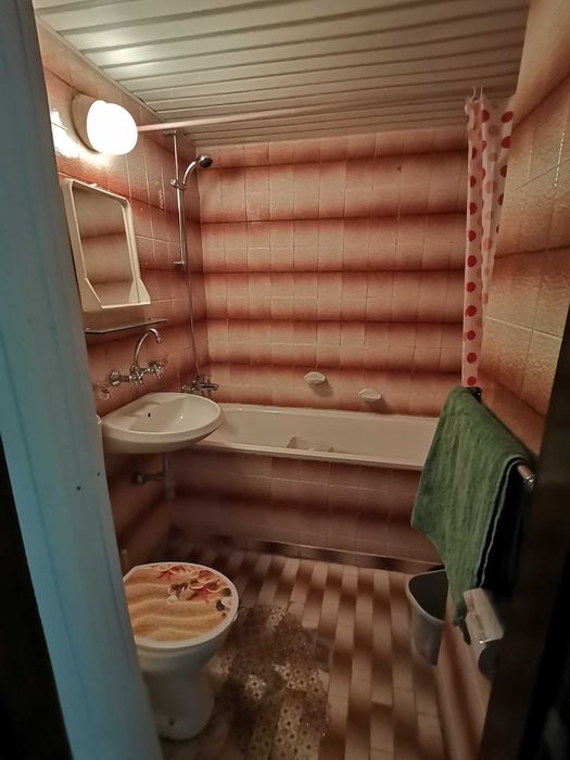 Дава се под наем Двустаен апартамент в Бургас, Зорница - 60 кв.м за 153 € - Снимка #3