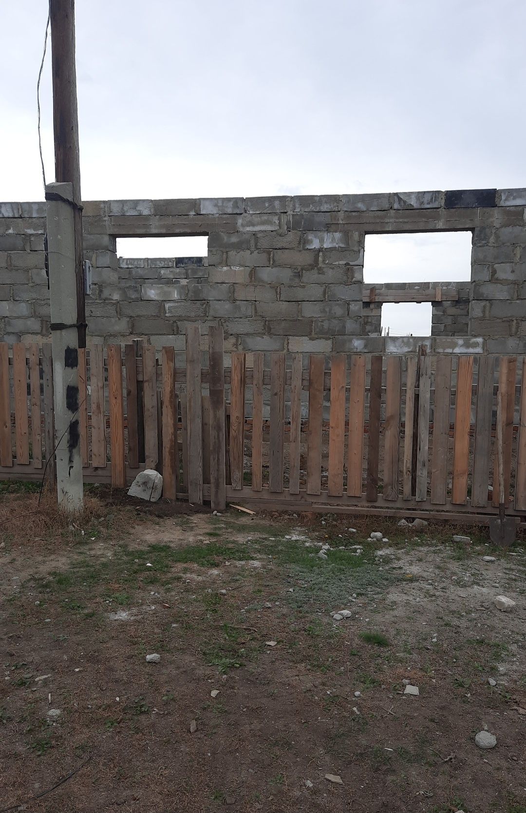 Продам не достроенный дом