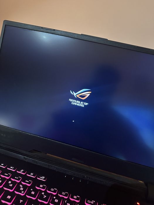 Vând laptop ASUS ROG G531GU-AL001