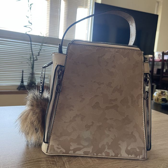 Дамска бежова чанта