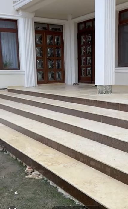 Glafuri, blaturi, trepte, pardoseli din marmură și granit la comanda