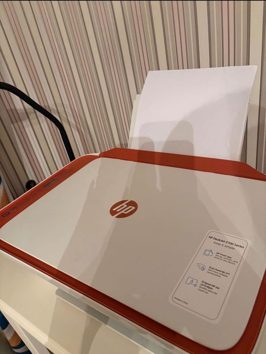 Imprimantă HP DeskJet 2700