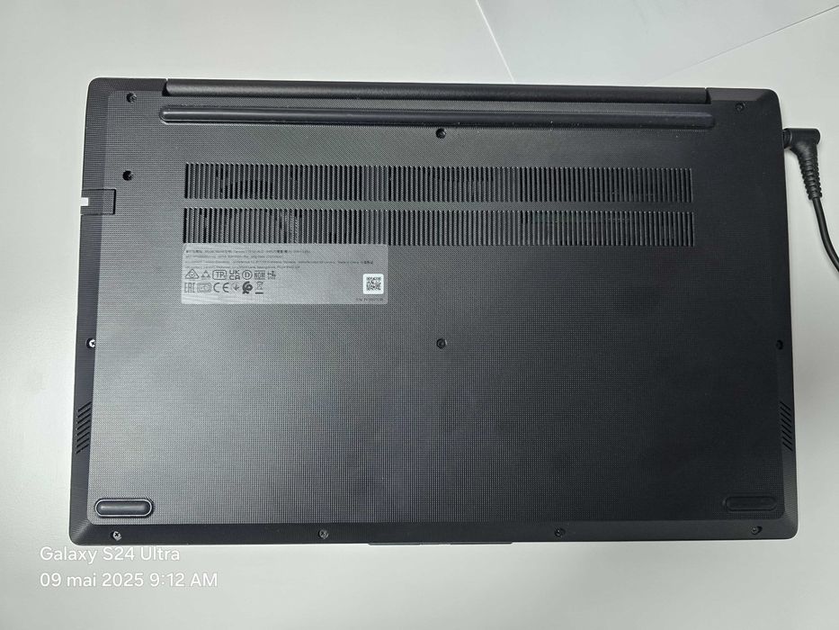 Laptop Lenovo V15 - 8GB RAM, 256GB SSD