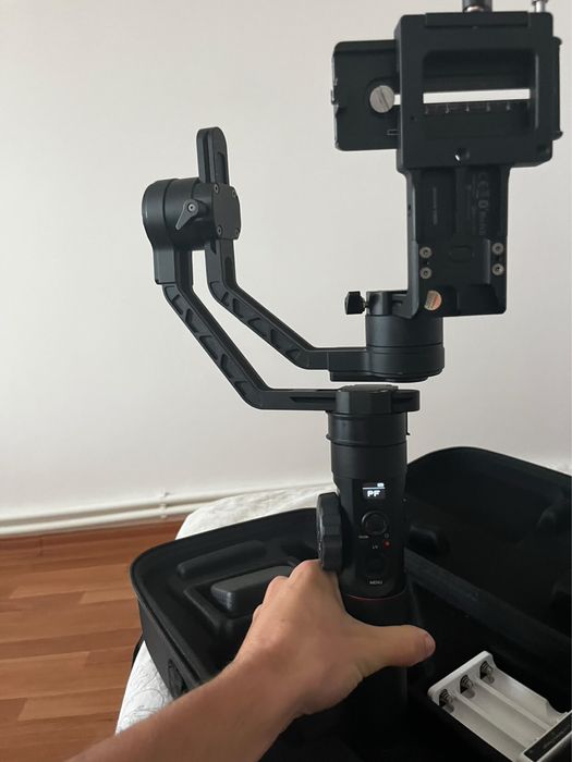 Vand trepied plus gimbal impecabile