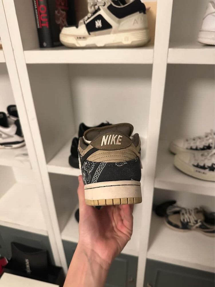 Travis Scott dunk low sb