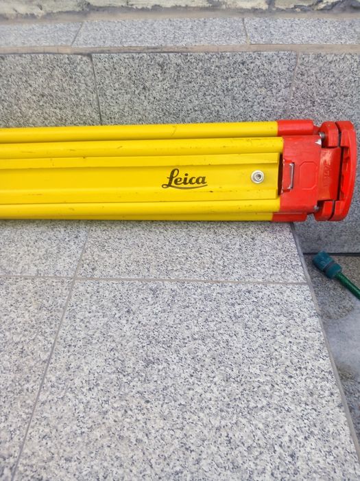 Тринога за оптичен ротационен нивелир Leica