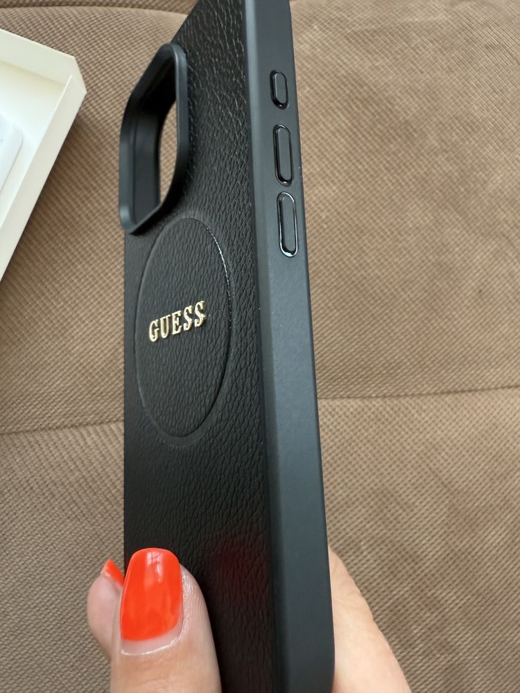Кейс iphone 16 pro