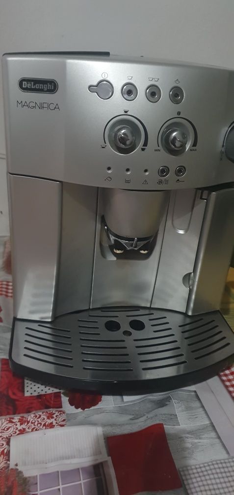 Vînd espressor de cafea