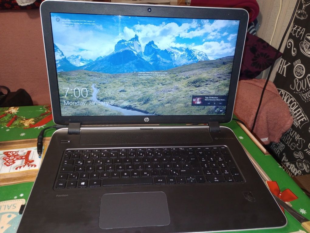 Laptop HP 17 ,AMD A6,Beats Audio, 4GB ram,750 gb,  HDMI, bluetooth, 17