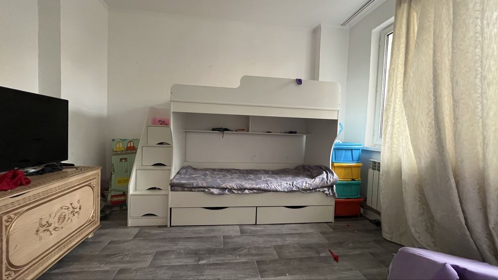 Продам двухярустную детскую кровать