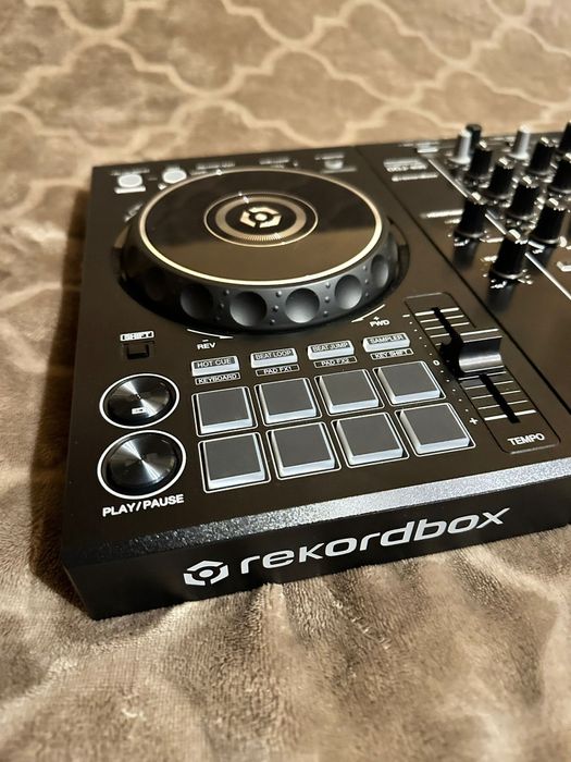 vand consola noua pioneer ddj 400