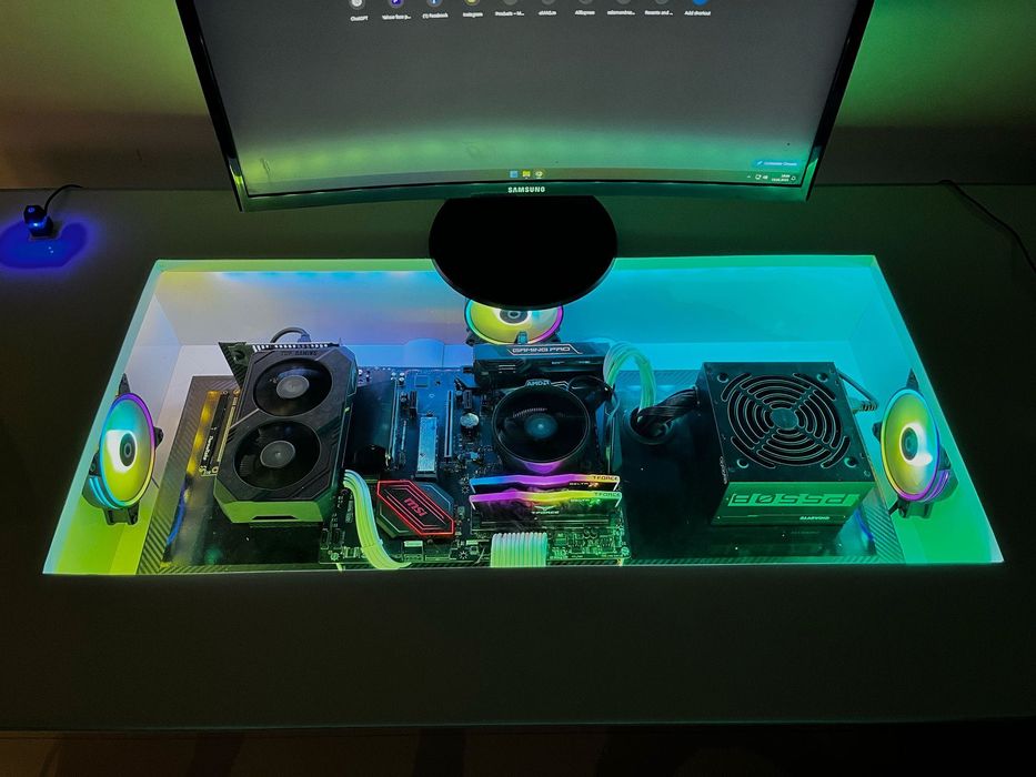 PC Gaming incorporat in birou (Custom build)