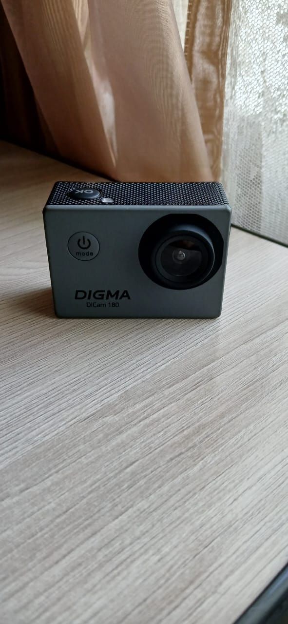 Продам экшн камеру Digma dicam 180