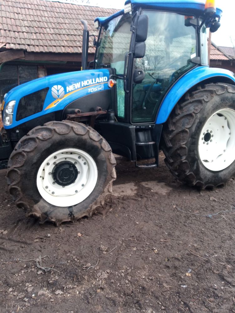 Tractor NEW HOLLAND TD5.95