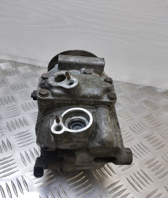 Compresor AC 1K0820803Q Volkswagen VW Caddy a 3-a generatie seria