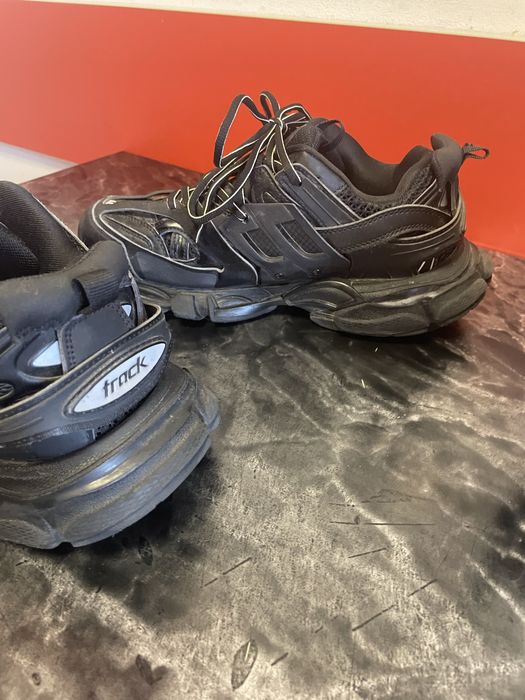 Balenciaga tracks black