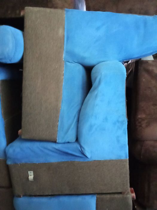 Диваны срочно продам