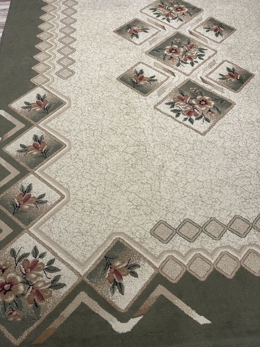 Продам большой ковер из шерсти