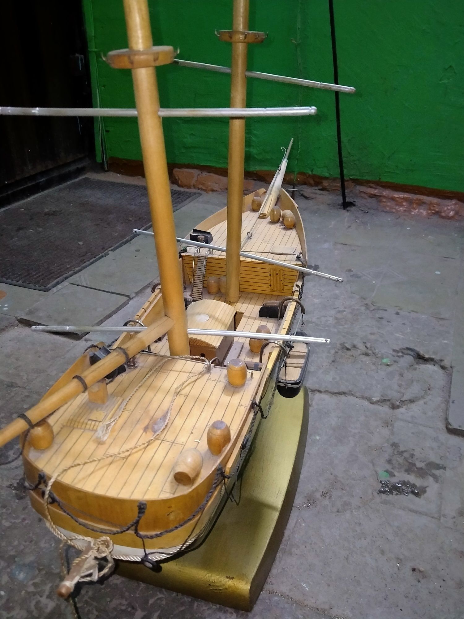 Корабль парусник