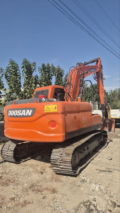 "Сдам в аренду экскаватор Doosan гусеничный 210 с гидравлическим молот