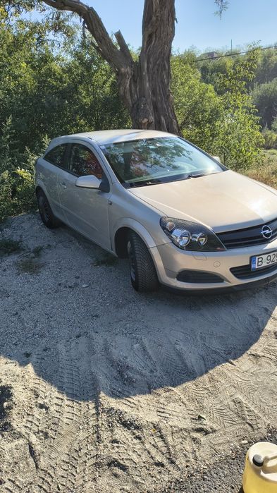 Vând Opel Astra H GTC 1.7 diesel