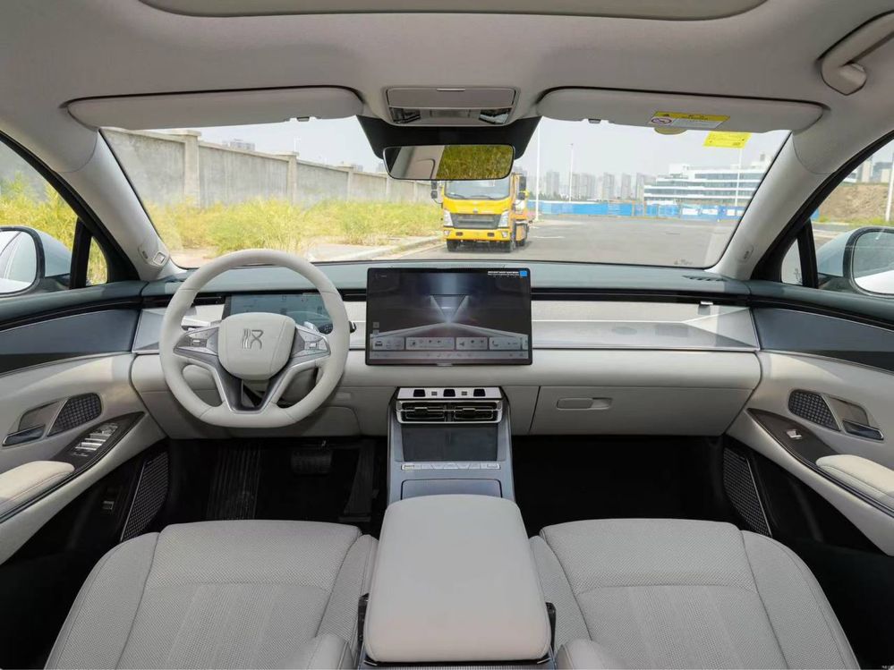 BYD Han L  2025 Qora va Oq