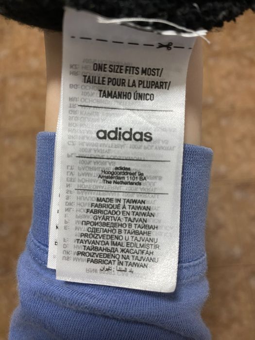 Caciulă adidas neagră